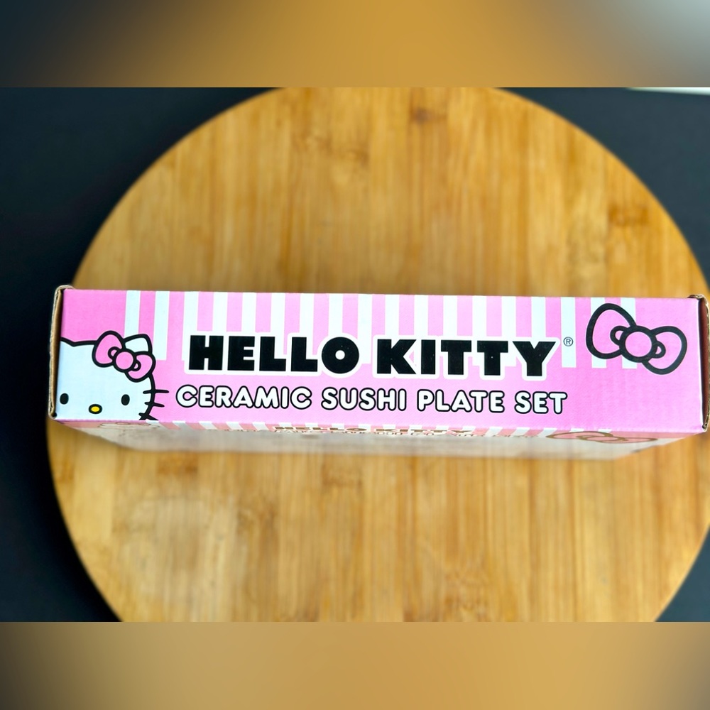 Hello Kitty Sushi Plate Set